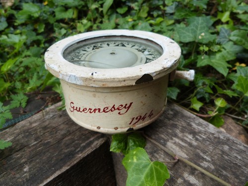 Rare ancienne boussole liquide