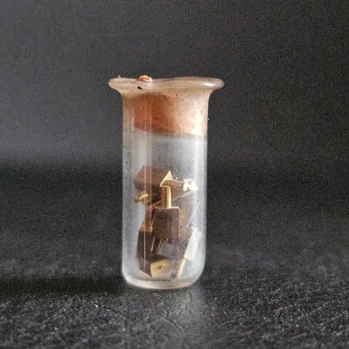 Minuscule tube essai - minuscule,