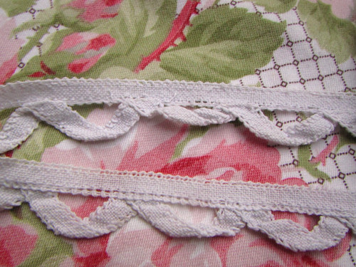 Dentelle ancienne - ,