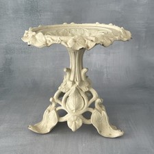 Petite mangeoire ou abreuvoir