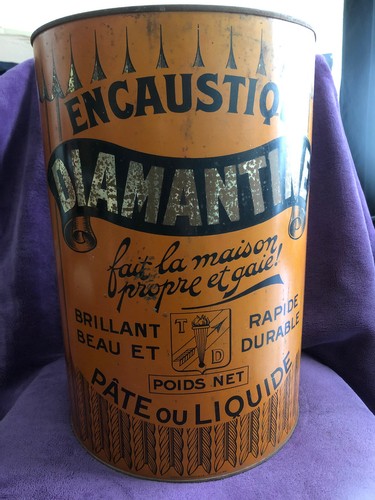 Boite factice géante