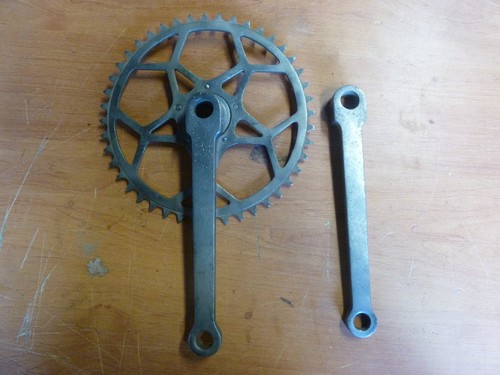 Ancien vélo pédalier - vélo, piste