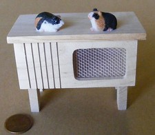 Maison de Poupées Naturel Finition en Bois Clapier Avec 2 Cochon D'Inde 1:12