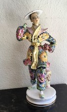 Grande statuette d’une jolie