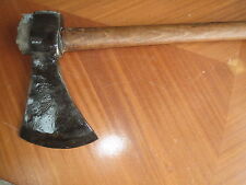 Ancienne grande hache de