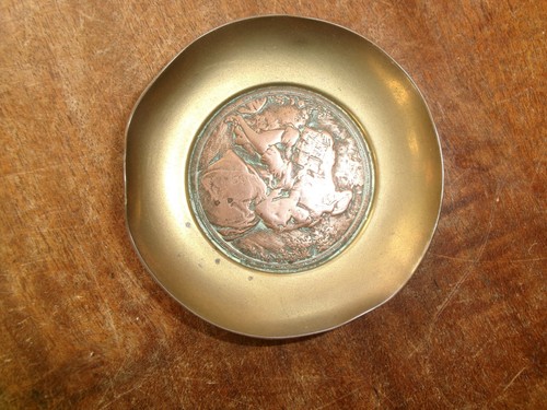 Petite soucoupe cuivre et - soucoupe,