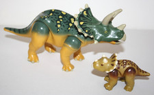PLAYMOBIL 5234 DINOSAURE TRICERATOPS AVEC BEBE EXPLORATEUR AVENTURES