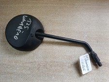 UN RETROVISEUR RETRO DROIT