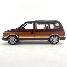 Auto World Mighty MiniVans 1984 Dodge Caravan 1/64 Diecast Car Toys Used Bulk