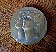 Médaille Albert Et  Paola , Roi Et Reine de Belgique .Alasia Borghese