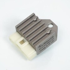 Régulateur redresseur de