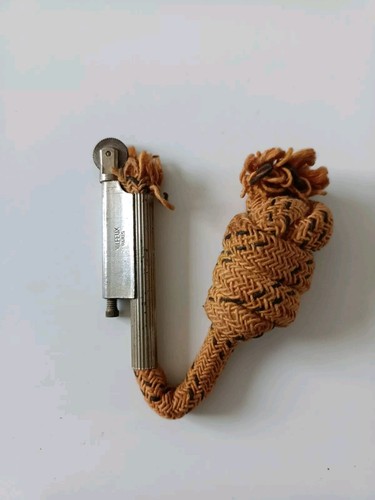 Ancien briquet méche - à,