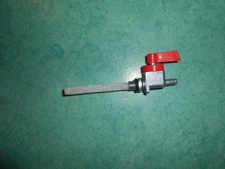 Robinet essence rouge 10x100