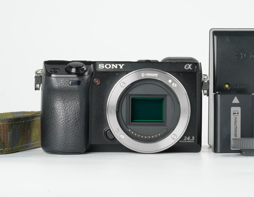 Near mint sony alpha nex - sony,
