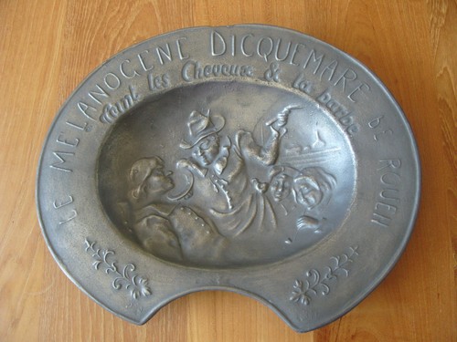 Ancien plat barbe - plat, a