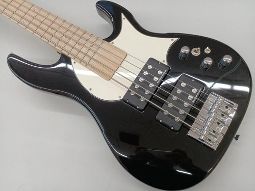 Guitare basse - (edwards),