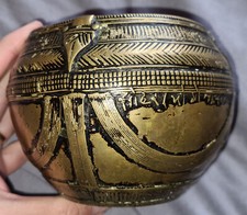 Bol / cache-pot en bronze