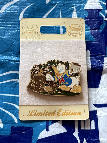 Disney pin trading - disney,