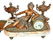 Pendule d’après Louis et