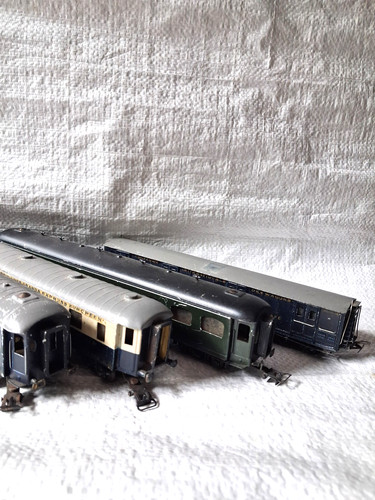Trains trois voiture un - trains, et