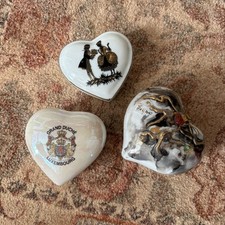 lot de petites boites à