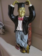 STATUETTE LAUREL avec des