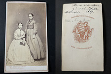 Bruder, Neuchâtel, deux soeurs Vintage albumen print CDV.