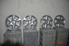 4x GENUINE DACIA WHEEL CENTRE CAP 15" SILVER DOKKER LODGY LOGAN 8200756961