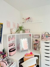 Modern White Pink Corner