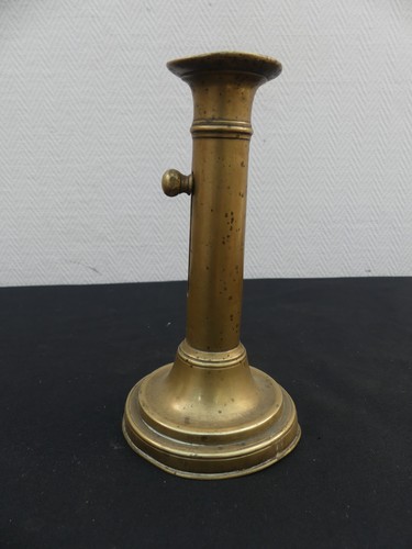 Bougeoir poussoir en - à,