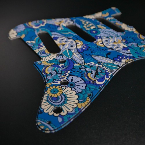 Pickguard fender strat - pickguard, •