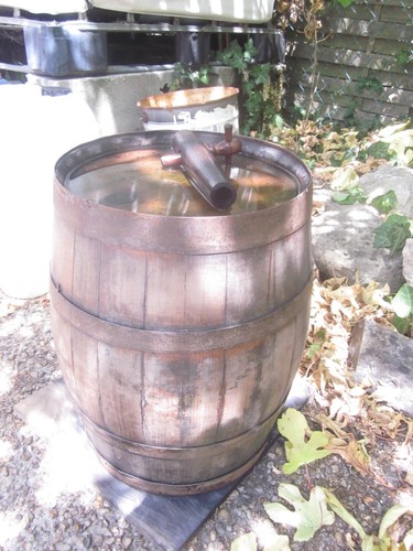 Ancien tonneau bois - en, et