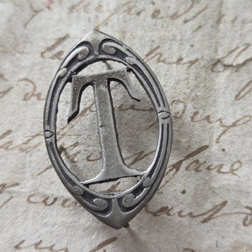 Monogramme lettre métal - t,