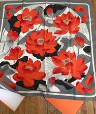 Carré Hermès 90 Foulard "Fleurs de Lotus" comme neuf Authentique av boite