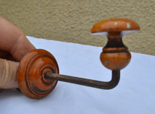 Belle petite patère murale en