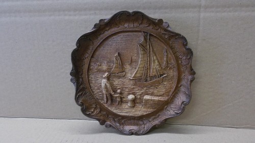 Assiette sculptée