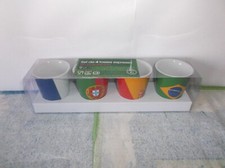 LOT DE 4 PETITES TASSES