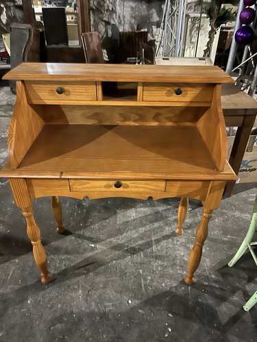 102 petit bureau pin 3 - petit,