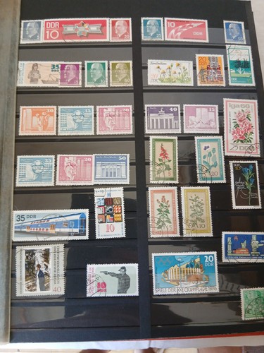 Ancien album classeur timbres