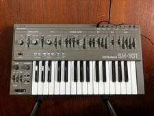 Roland SH-101 monophonic bass synthesizer w/ power supply