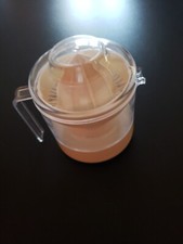 Presse fruit alimenté par