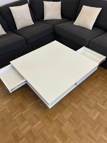 Table basse carrée blanche