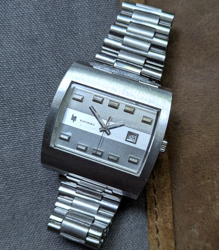 Montre ancienne vintage - /, lip