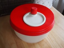 Ancienne Essoreuse à Salade Triumph Rouge Diamètre 23 cm Vintage .    TBE