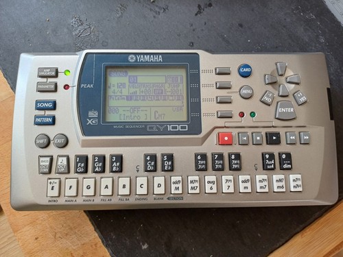 Yamaha qy100 séquenceur - yamaha,