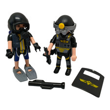 sympa duo  police + plongeur Playmobil ( commissariat , policier , bateau ) 1473
