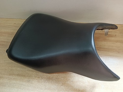 Une selle pilote avant - une,