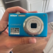 Nikon Coolpix S3000 Digital