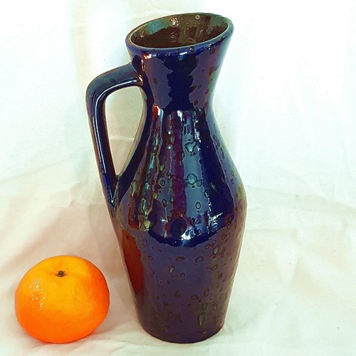 Vase émaillé violet foncé