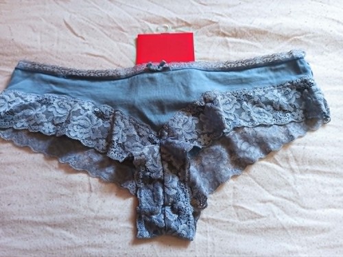 Tanga bleu clair dentelle sexy
